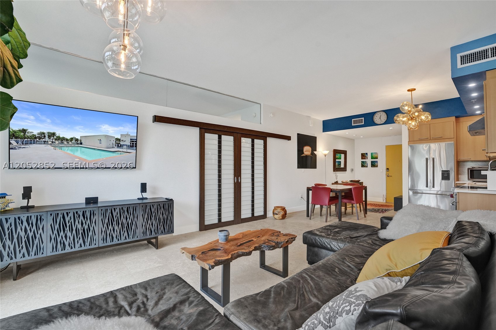 THE MERIDIAN CONDO - Residential