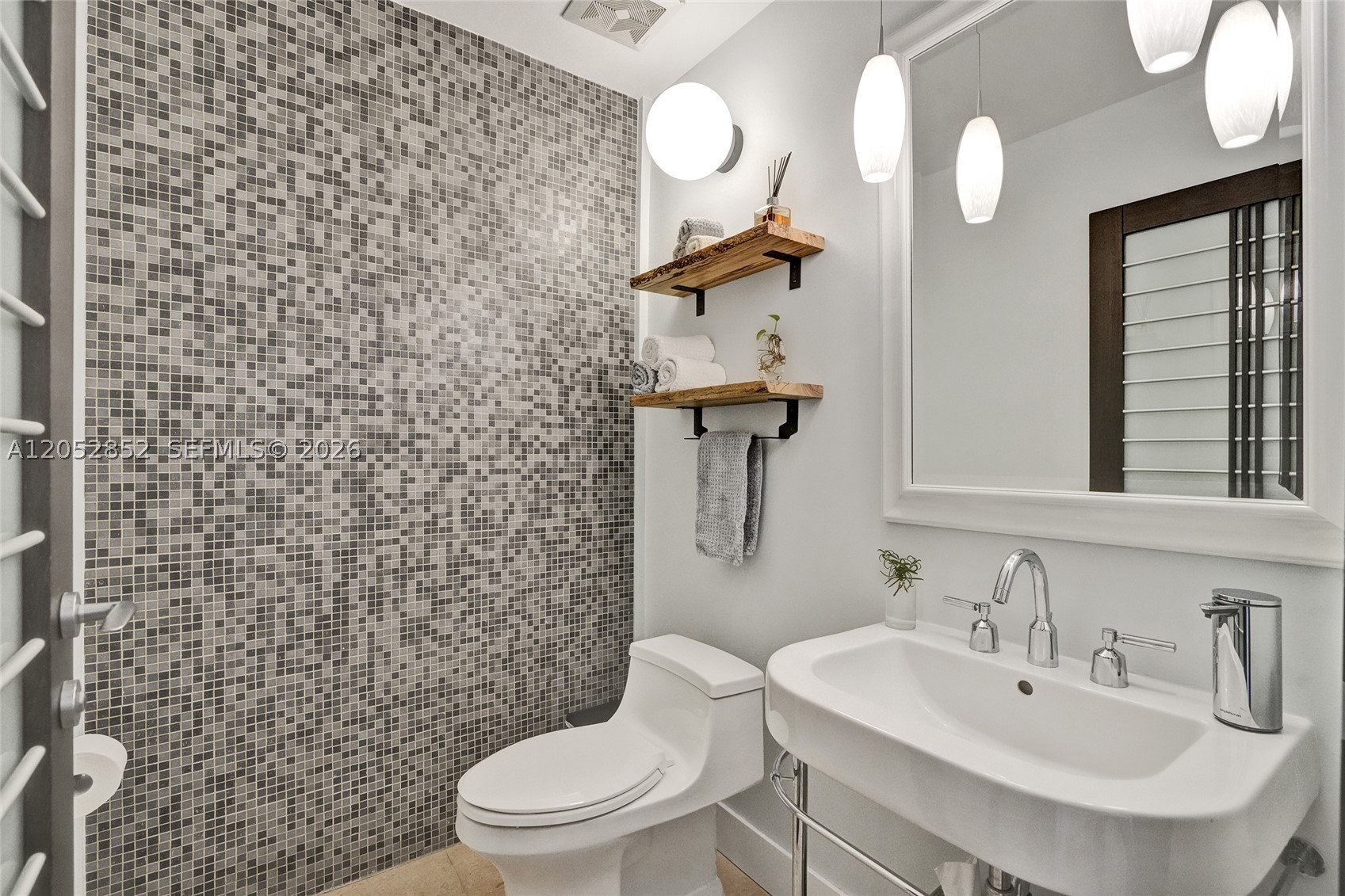 THE MERIDIAN CONDO - Residential