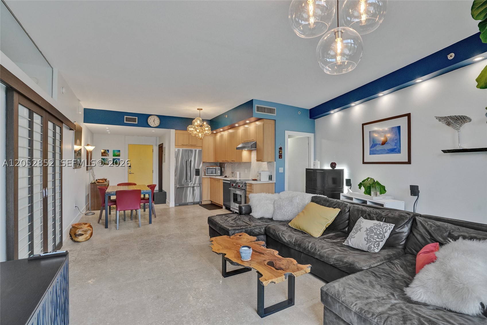 THE MERIDIAN CONDO - Residential