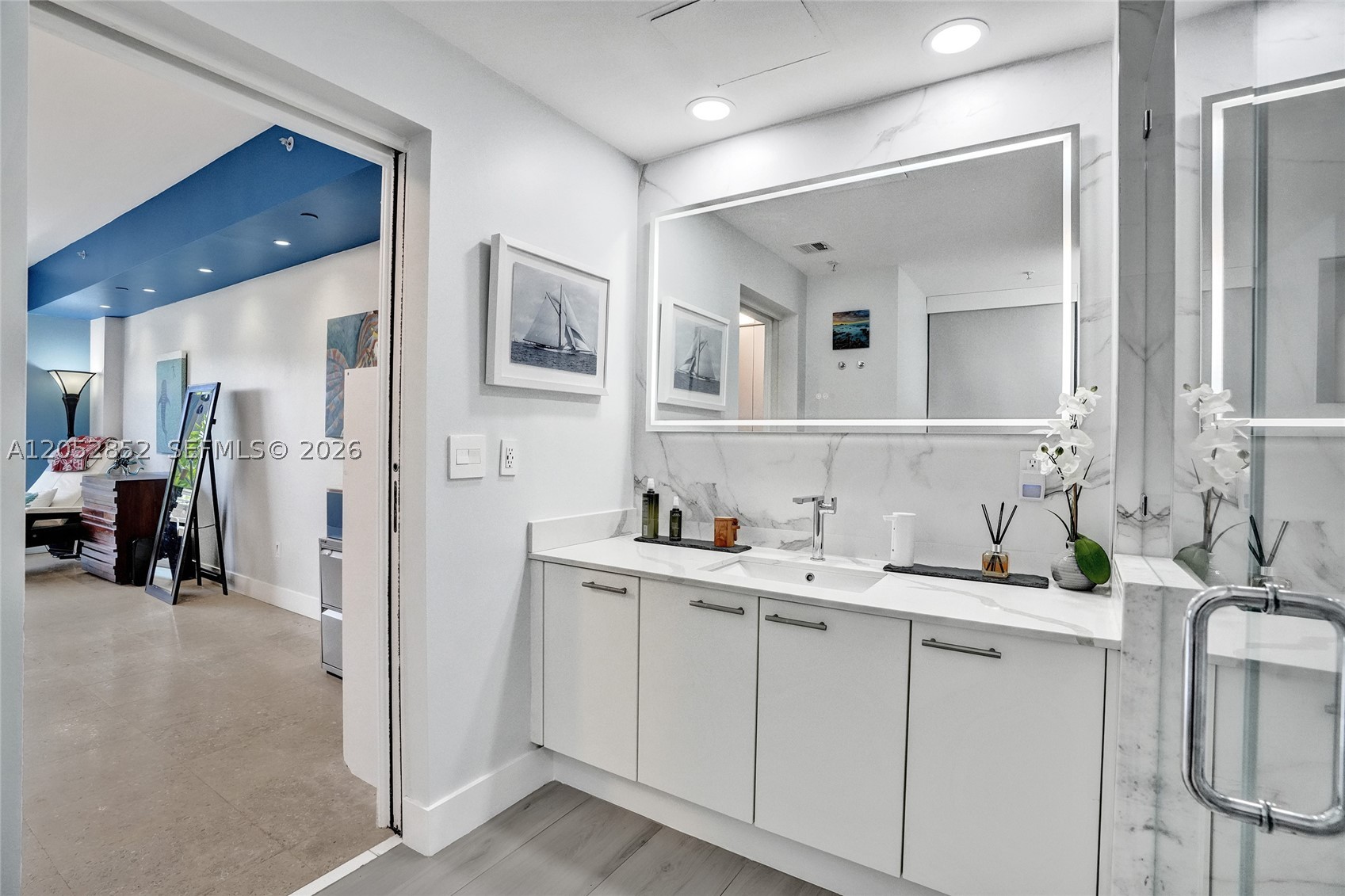 THE MERIDIAN CONDO - Residential