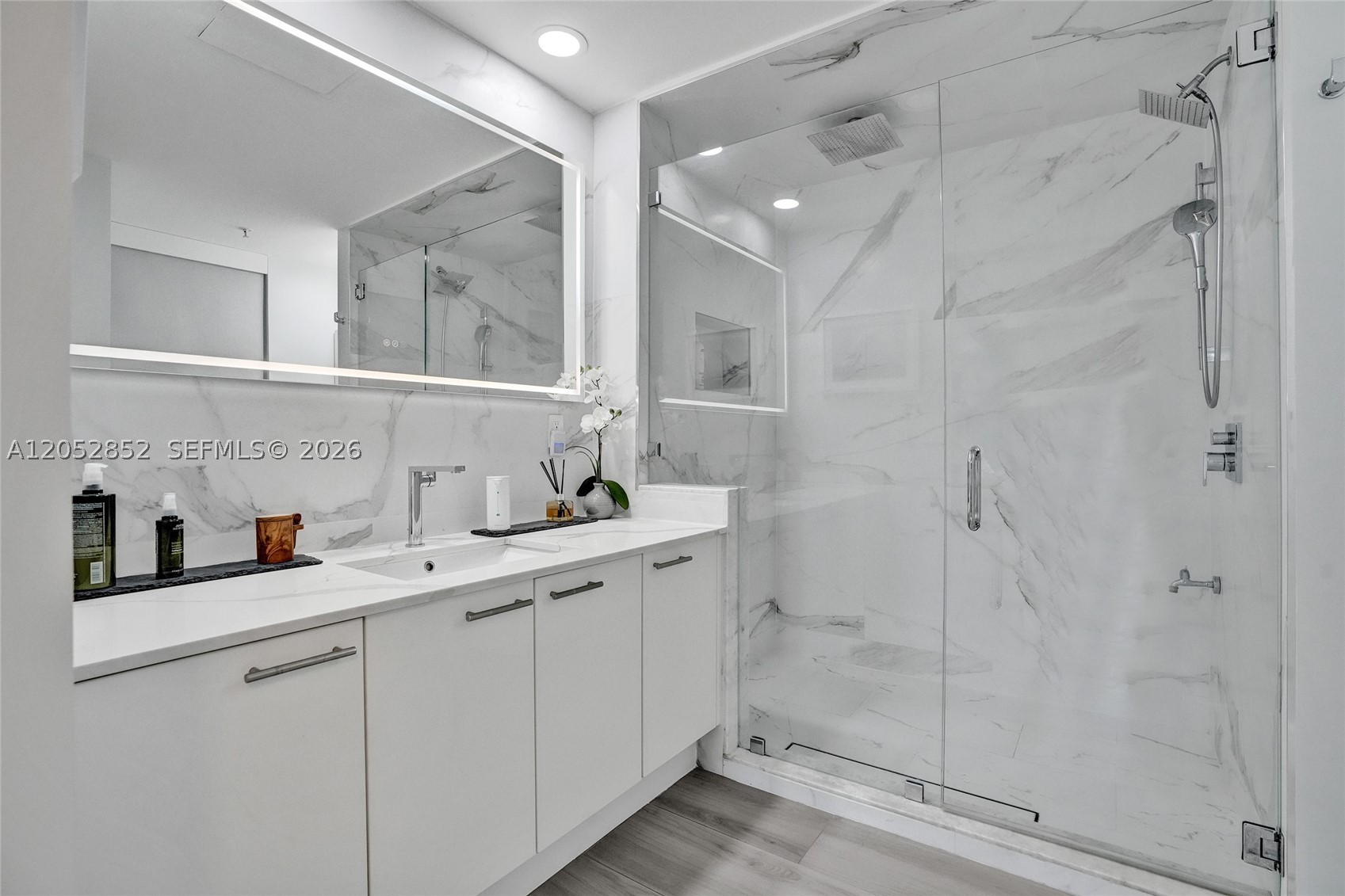 THE MERIDIAN CONDO - Residential