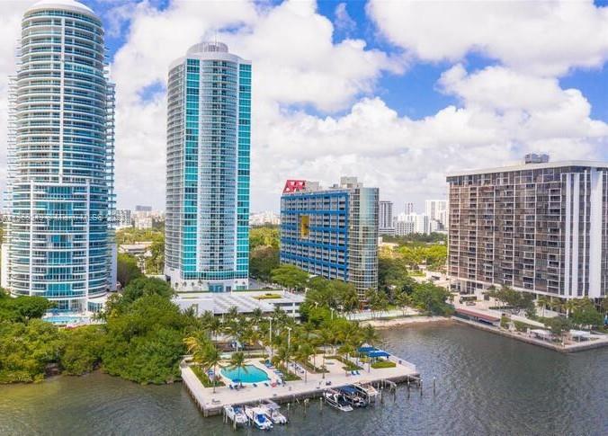 SKYLINE ON BRICKELL CONDO - Residential