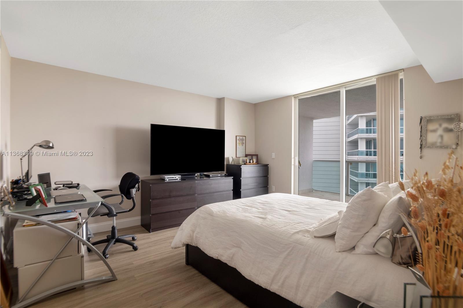 SKYLINE ON BRICKELL CONDO - Residential