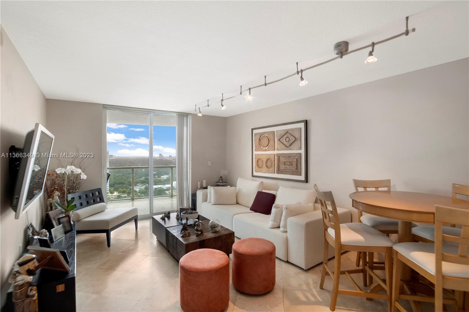 Stunning 1 BD 1 BA luxury high-rise unit at Skyline on Brickell located in a vibrant area, a world-renowned financial center and business district where art and cultural museums, banks, government offices, restaurants, cafes, parks and clubs coexist. Floor to ceiling windows, huge balcony and amazing view breathtaking views. Storage available.