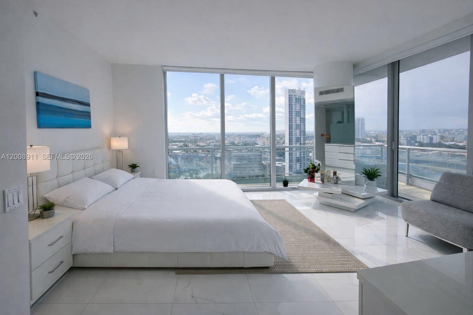 MINT CONDO - Residential