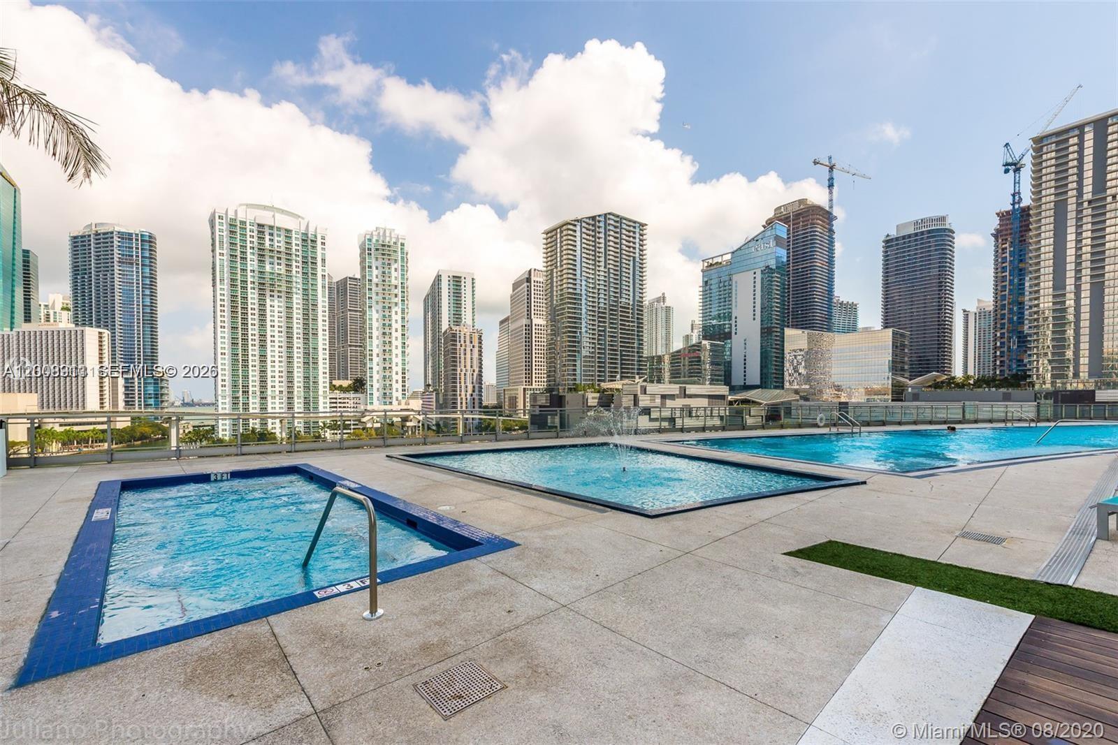 MINT CONDO - Residential