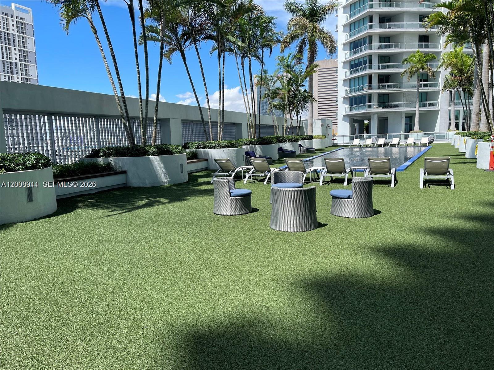 MINT CONDO - Residential