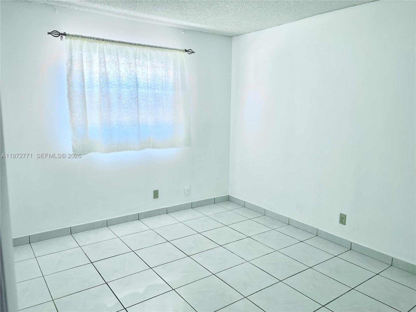 WARRENTON HOUSE CONDO - Residential