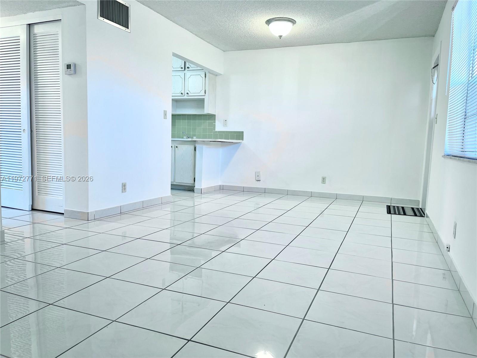 WARRENTON HOUSE CONDO - Residential