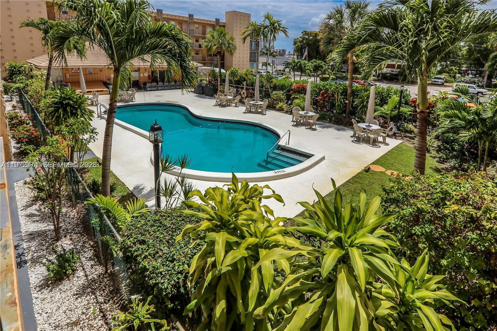 WARRENTON HOUSE CONDO - Residential