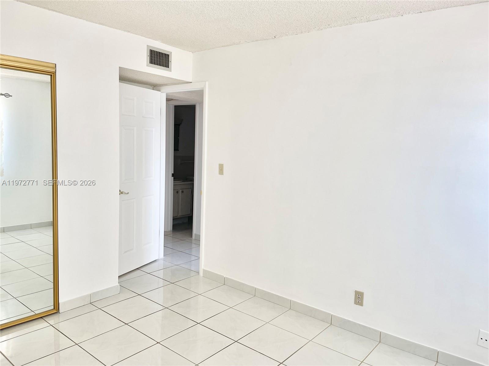 WARRENTON HOUSE CONDO - Residential