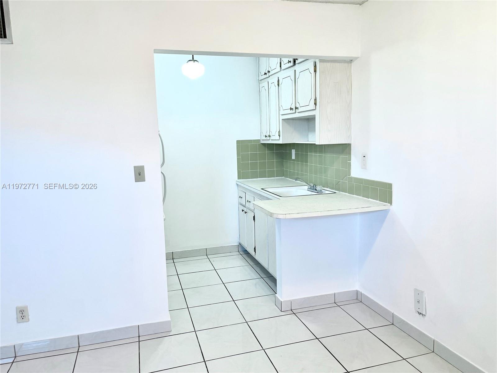 WARRENTON HOUSE CONDO - Residential