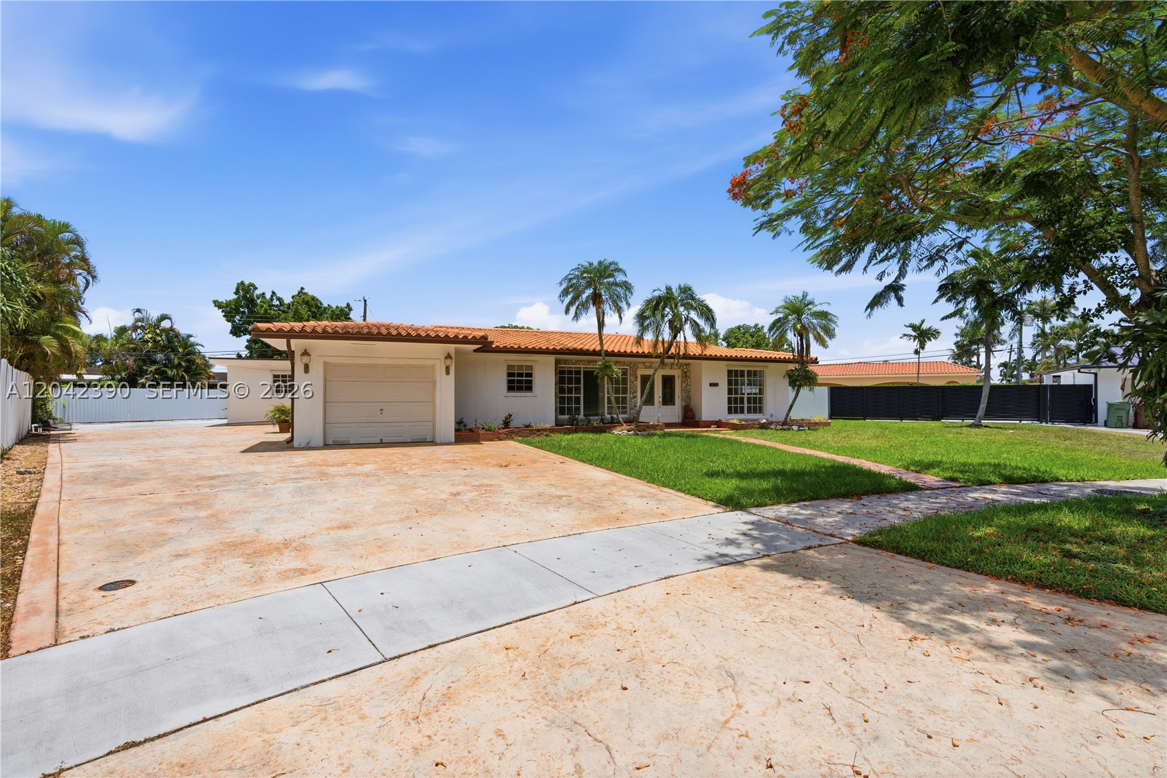 PALM SPRINGS LAKES 2ND AD - Residential
