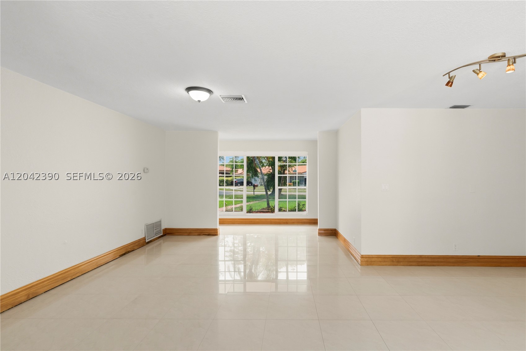 PALM SPRINGS LAKES 2ND AD - Residential