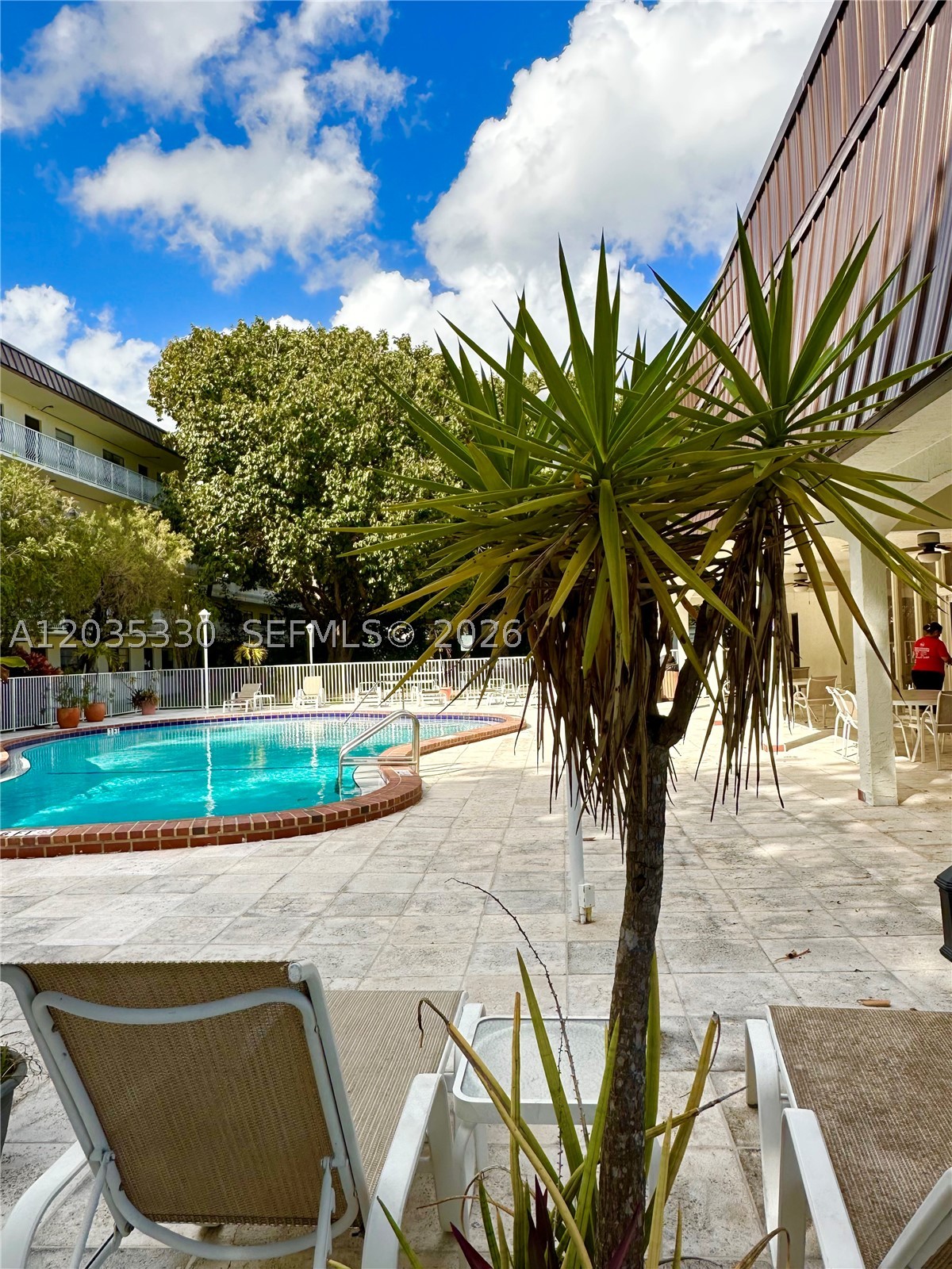 PALM VILLAGE CLUB CONDO - Residential Lease