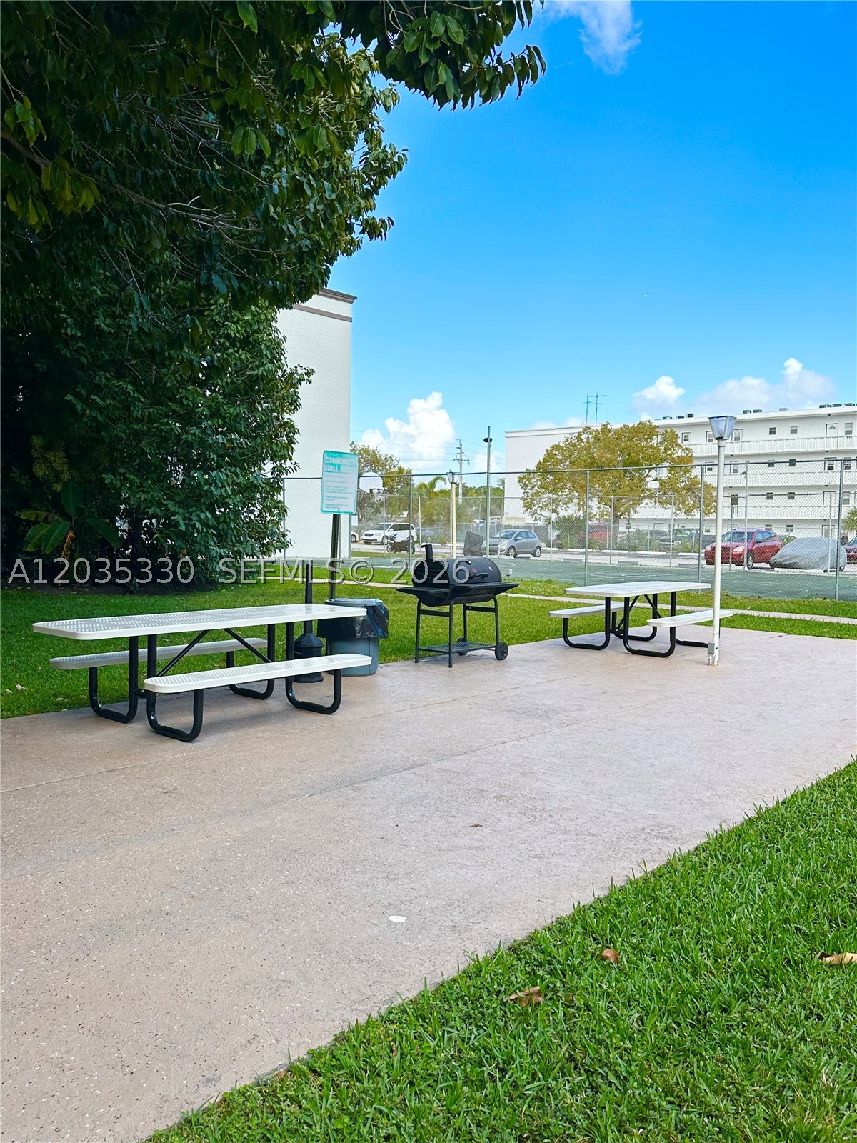 PALM VILLAGE CLUB CONDO - Residential Lease