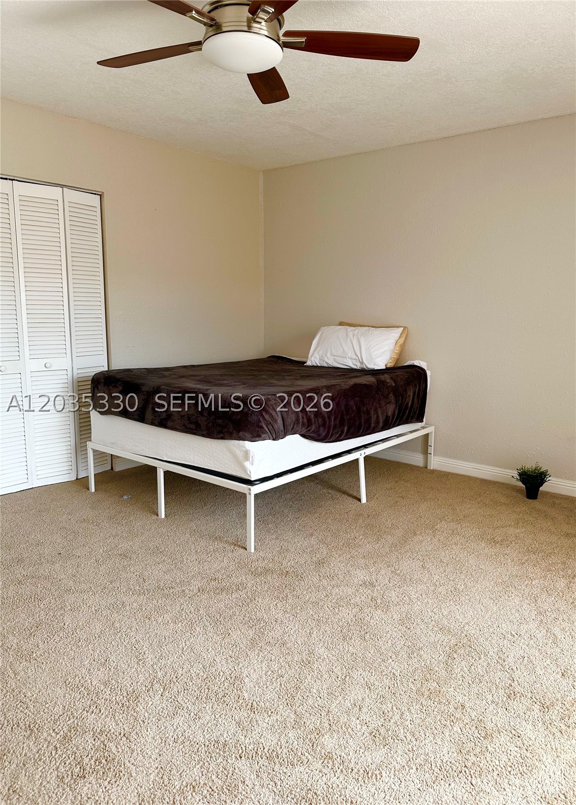 PALM VILLAGE CLUB CONDO - Residential Lease
