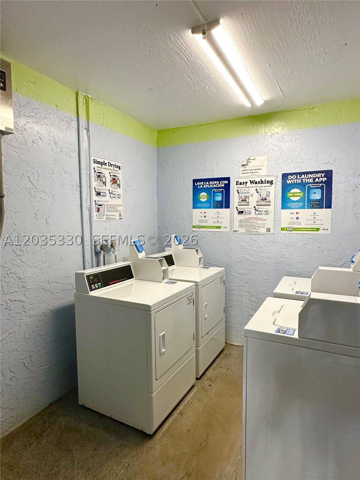 PALM VILLAGE CLUB CONDO - Residential Lease