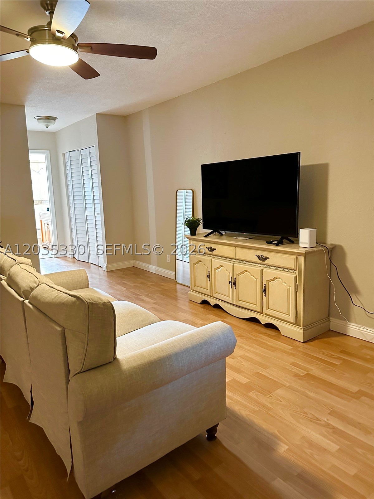 PALM VILLAGE CLUB CONDO - Residential Lease