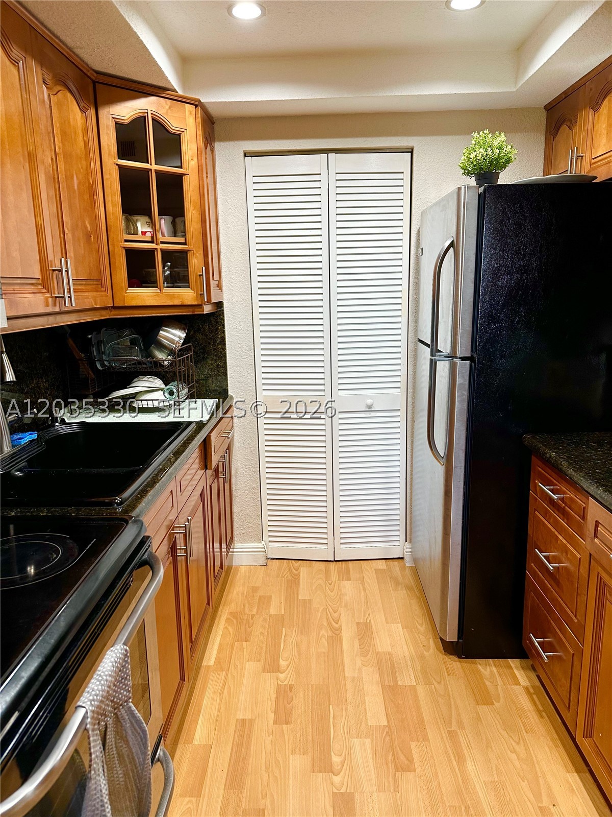 PALM VILLAGE CLUB CONDO - Residential Lease