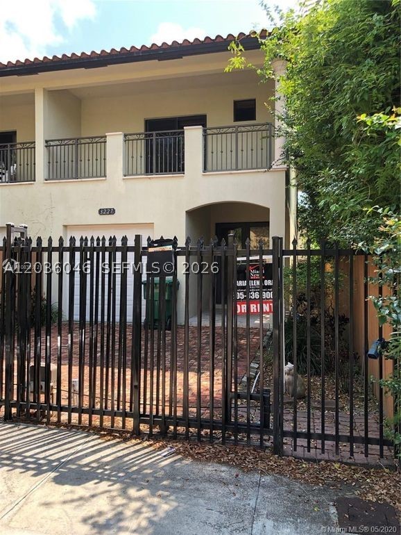 GIFFORD LANE VILLAS CONDO - Residential Lease