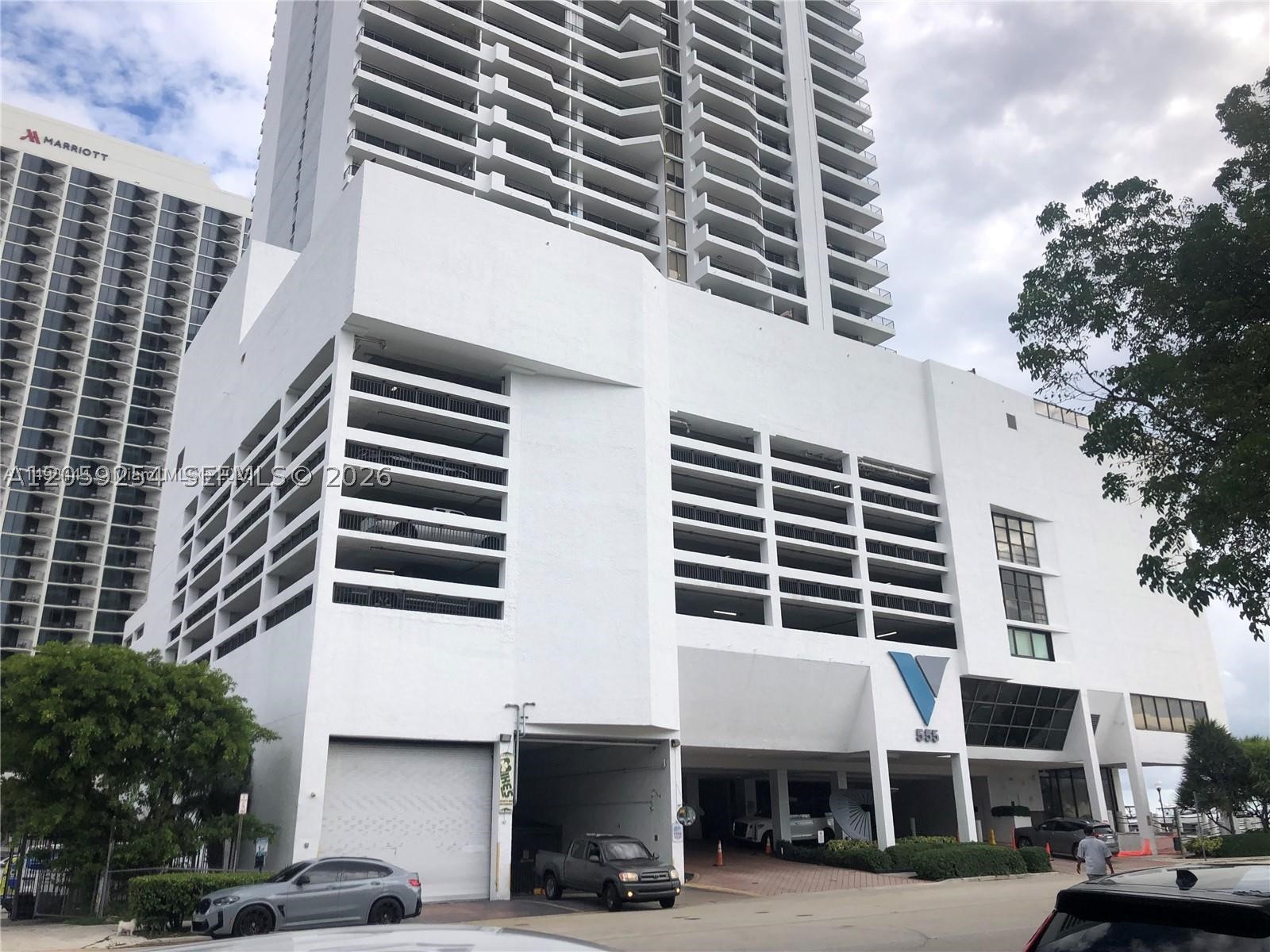 Large 1 bedroom with walk in closet and separate owners bathroom. Init has separate 1/2 bathroom for guests. Don't let your client miss out on this opportunity. Being sold in AS-IS conditions. Priced for immediate sale. Owner has no history of the property. Unit is a clean slate ready for minor updating and ready for either owner occupied or leasing. Closing will be with the owners title company. Building us going thru an extensive remodeling throughout making it a true Resort-style building. Amenities too many to mention. LOWEST PRICED UNIT IN THE BUILDING.