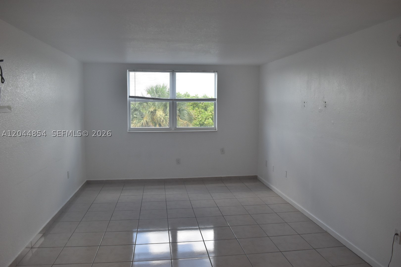 LAS ESTRELLAS CONDO - Residential Lease