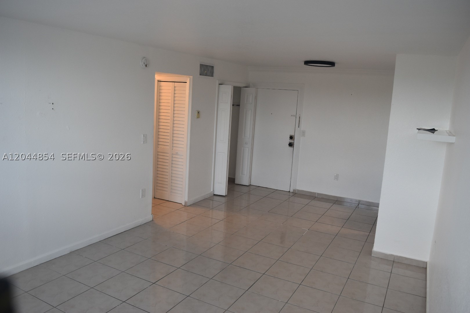 LAS ESTRELLAS CONDO - Residential Lease