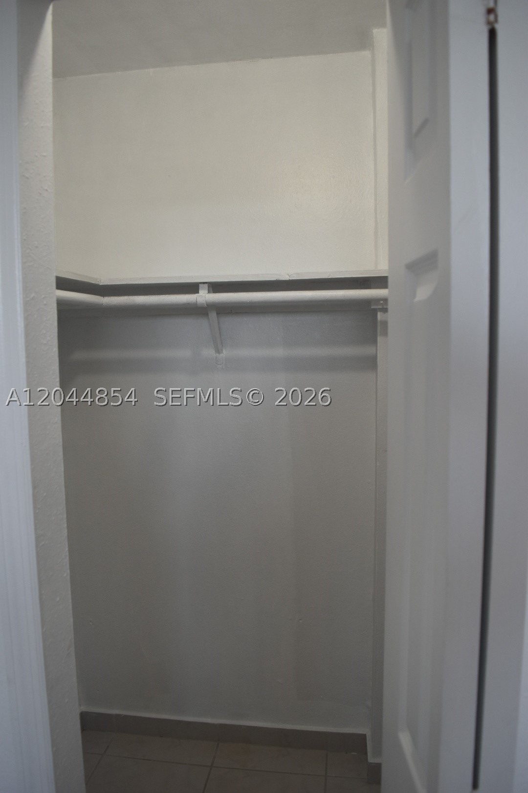 LAS ESTRELLAS CONDO - Residential Lease