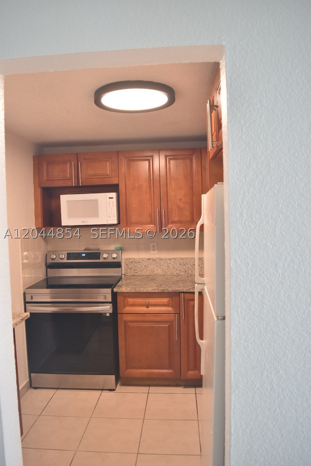 LAS ESTRELLAS CONDO - Residential Lease
