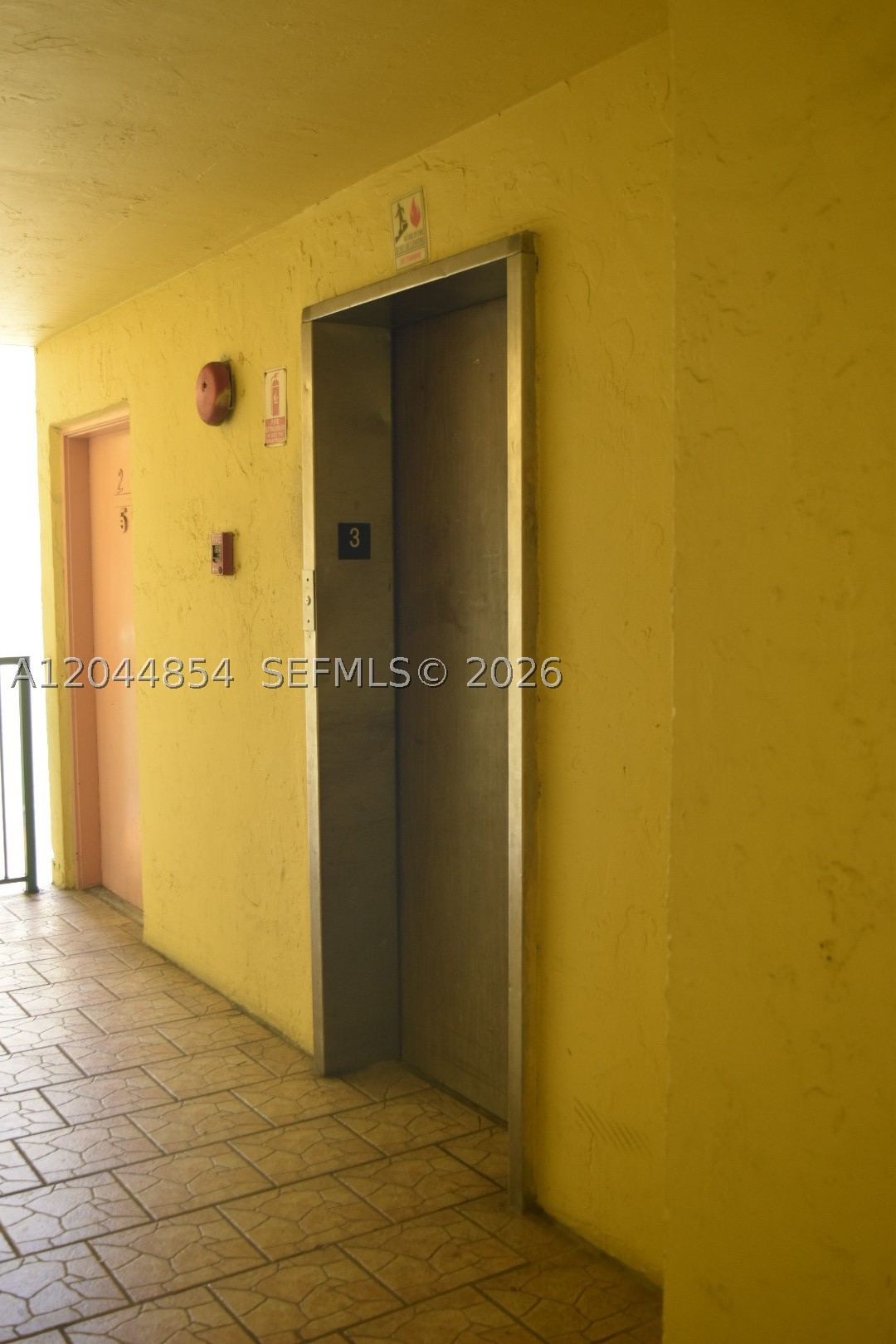 LAS ESTRELLAS CONDO - Residential Lease