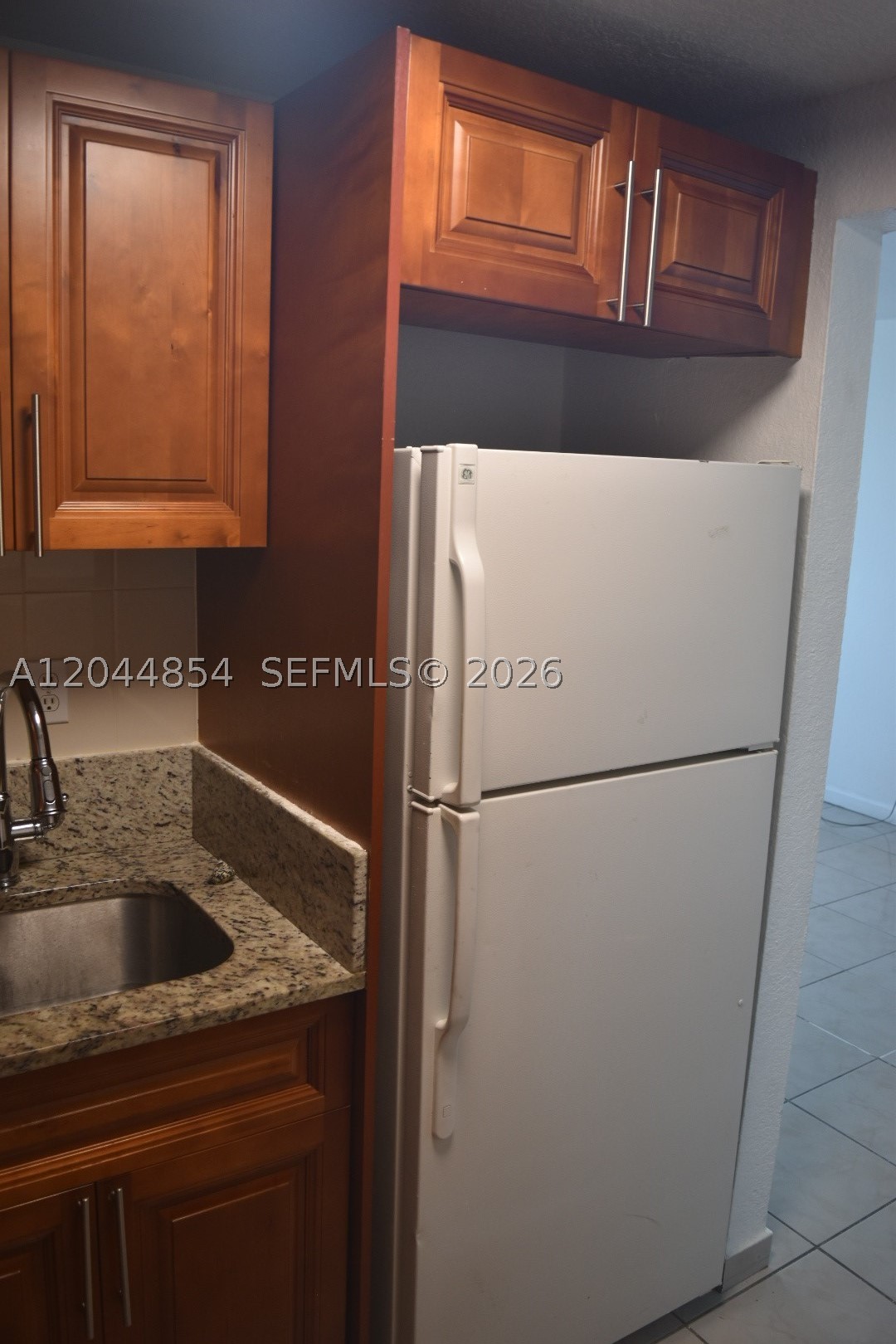 LAS ESTRELLAS CONDO - Residential Lease