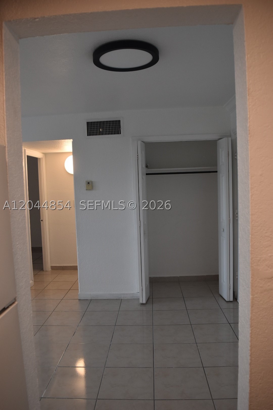 LAS ESTRELLAS CONDO - Residential Lease