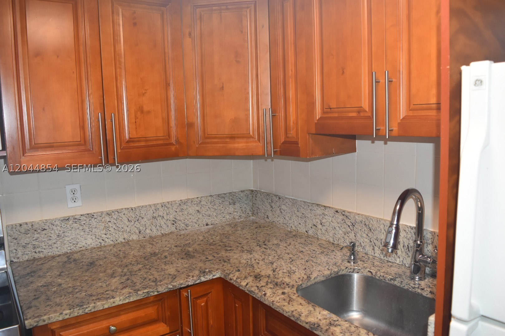 LAS ESTRELLAS CONDO - Residential Lease