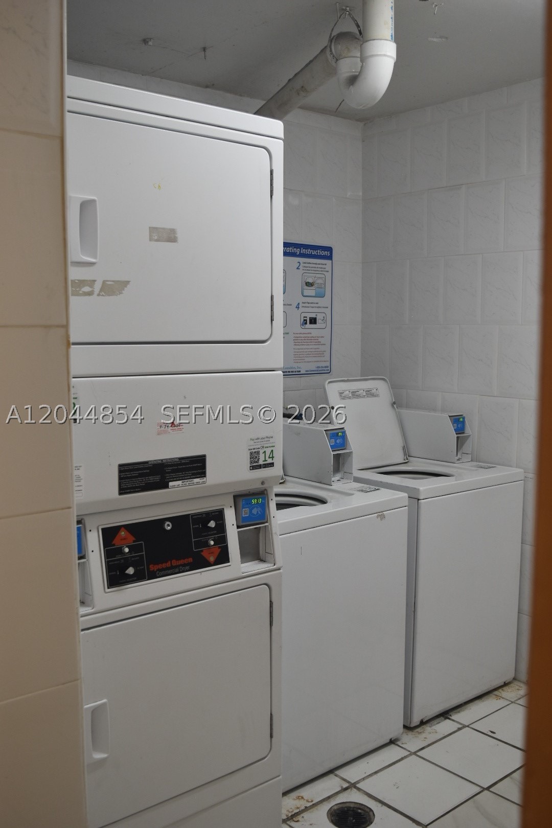LAS ESTRELLAS CONDO - Residential Lease
