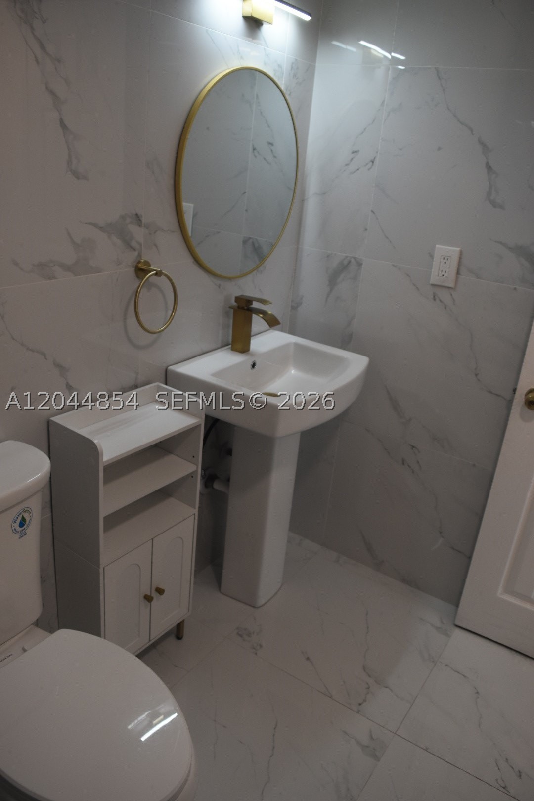 LAS ESTRELLAS CONDO - Residential Lease