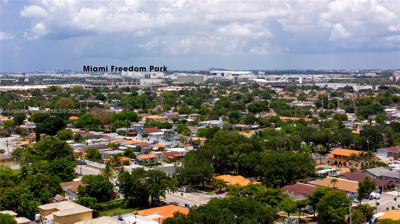 EL BATEY CONDO - Residential
