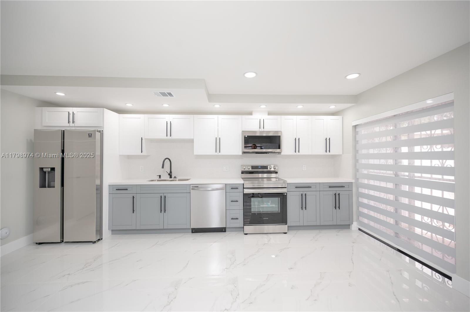 EL BATEY CONDO - Residential