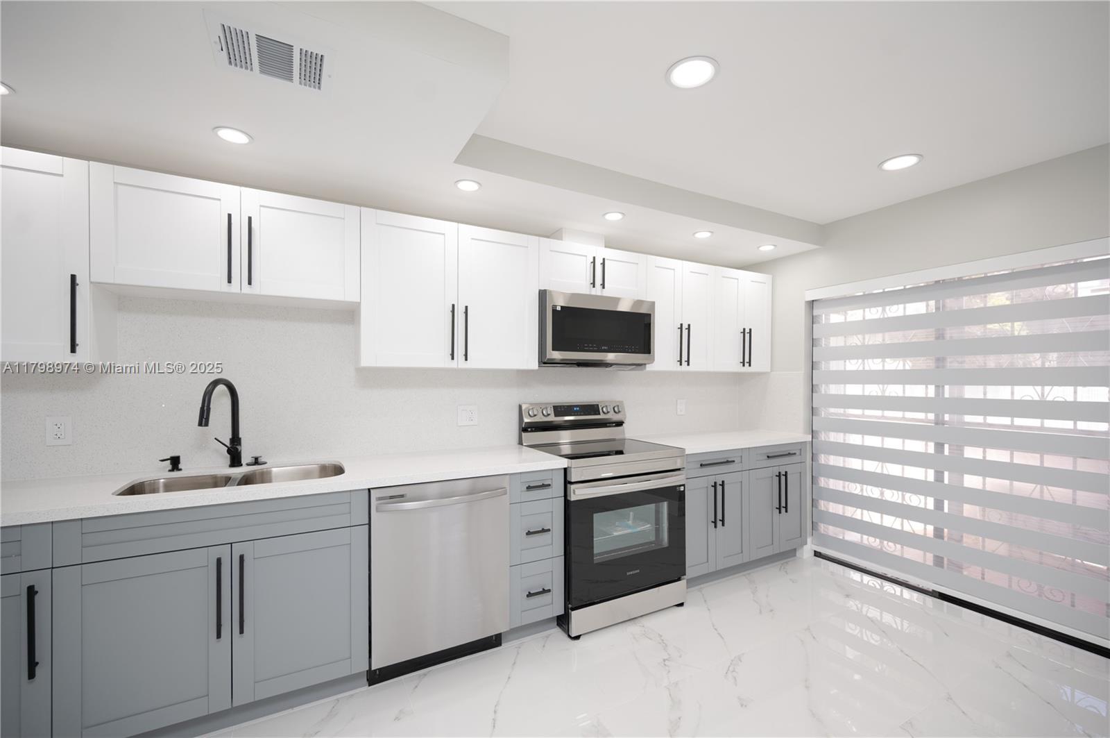 EL BATEY CONDO - Residential