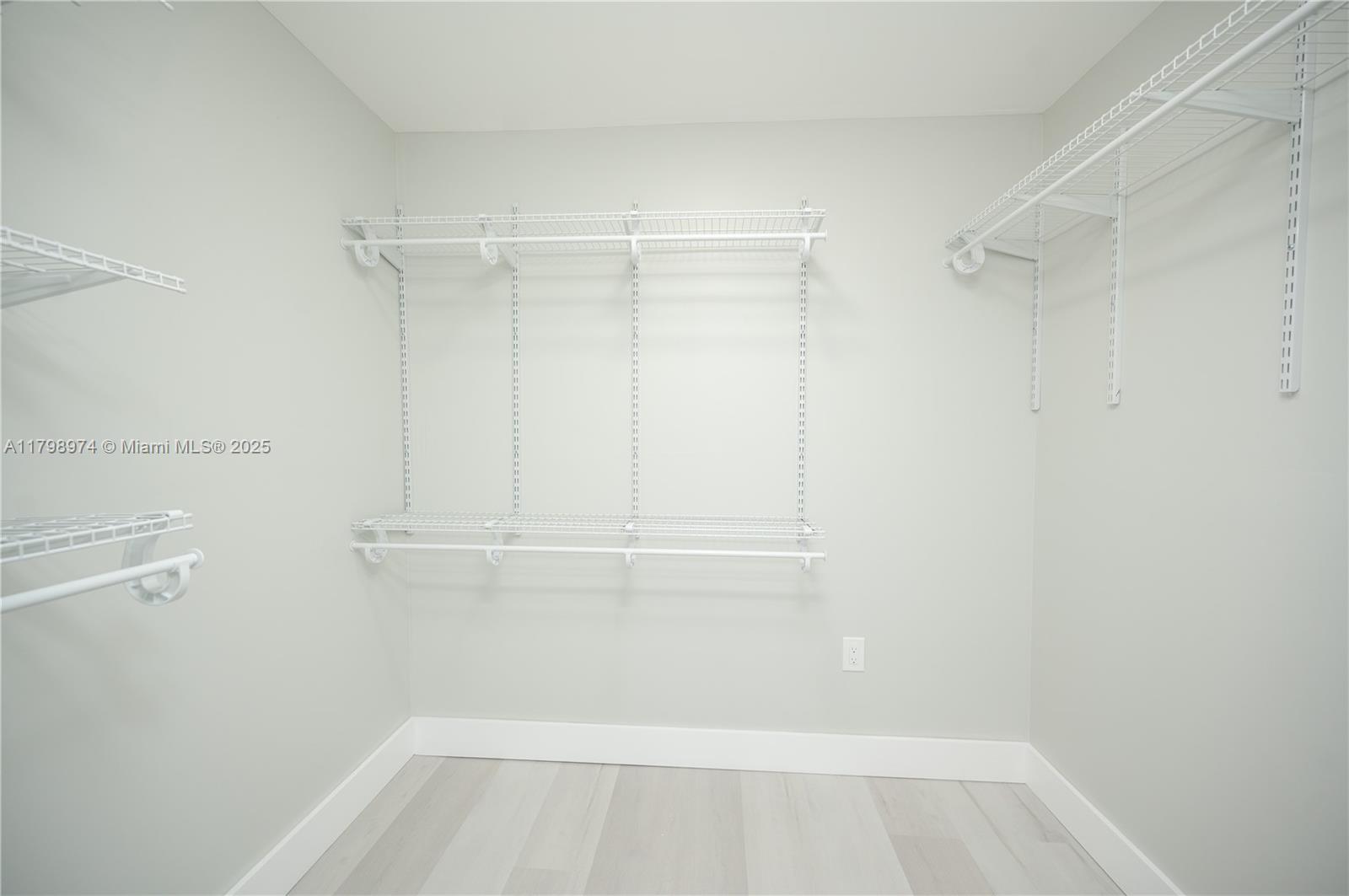 EL BATEY CONDO - Residential
