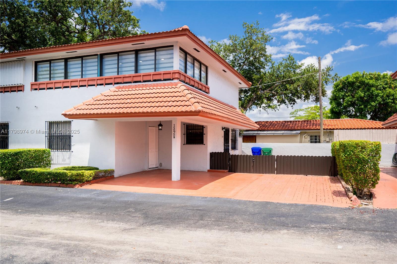 EL BATEY CONDO - Residential