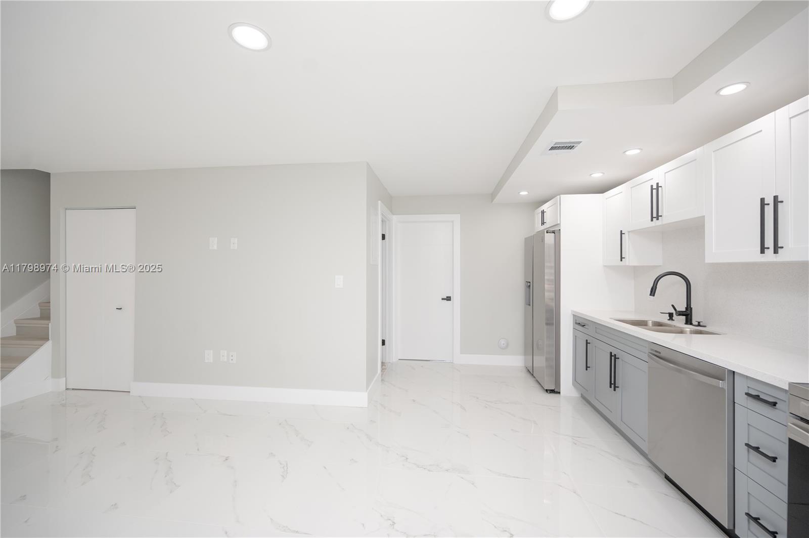 EL BATEY CONDO - Residential