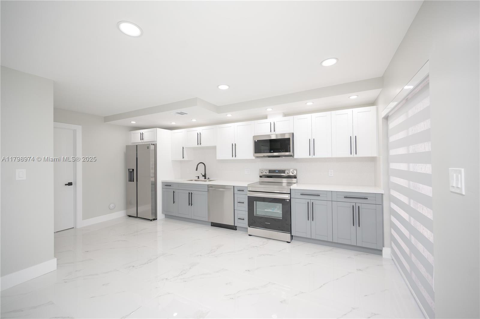 EL BATEY CONDO - Residential