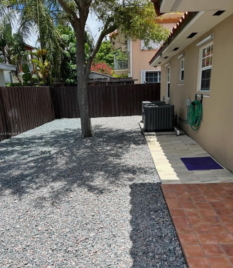 SOUTH BAY ESTATES - Residential Lease