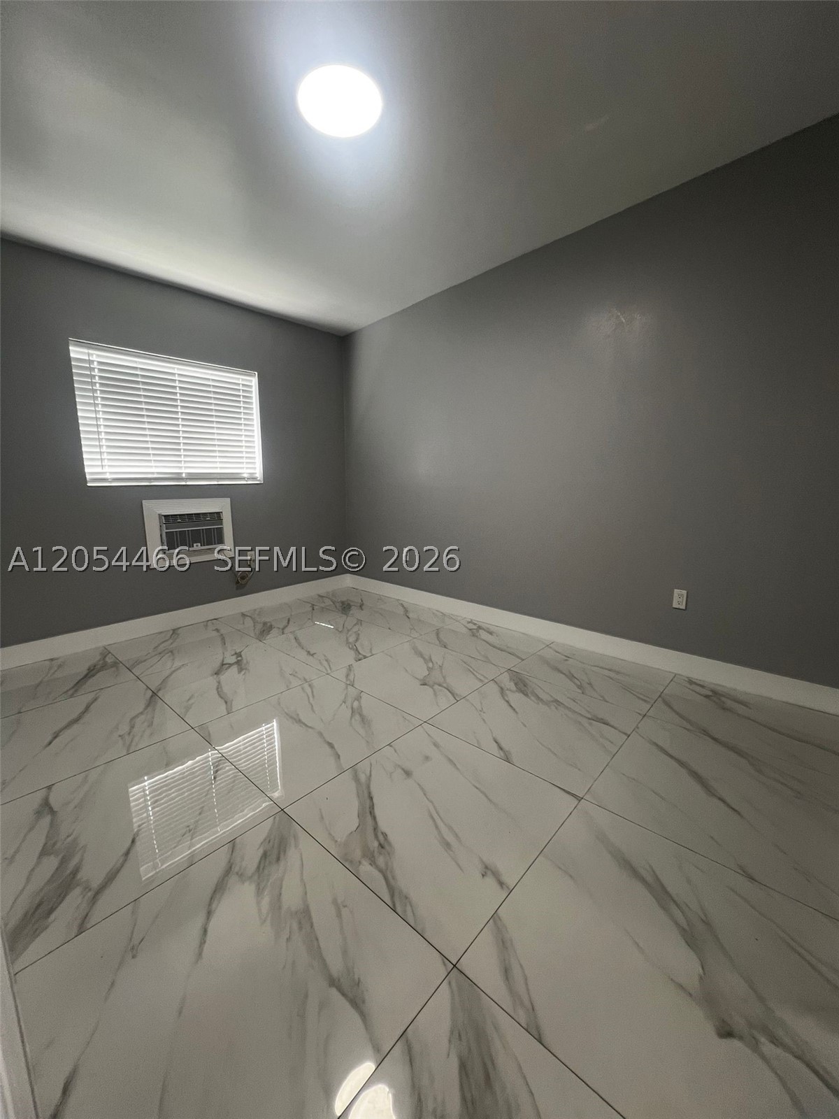 SUBURBAN PARK - Residential Lease