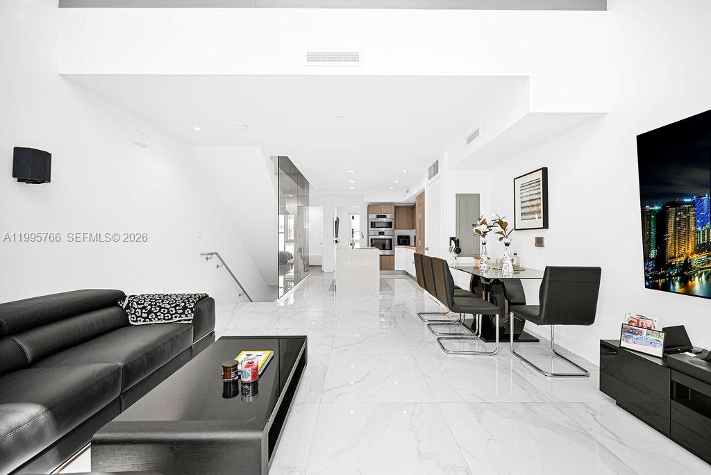 ONE BAY CONDO - Residential