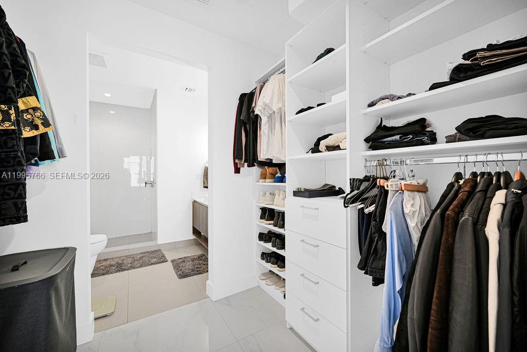 ONE BAY CONDO - Residential