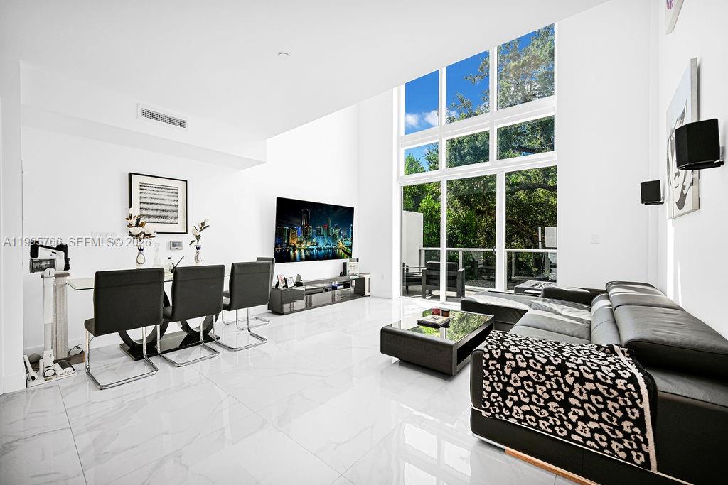ONE BAY CONDO - Residential
