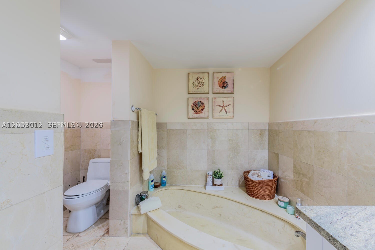 MAYFAIR HOUSE CONDO - Residential Lease