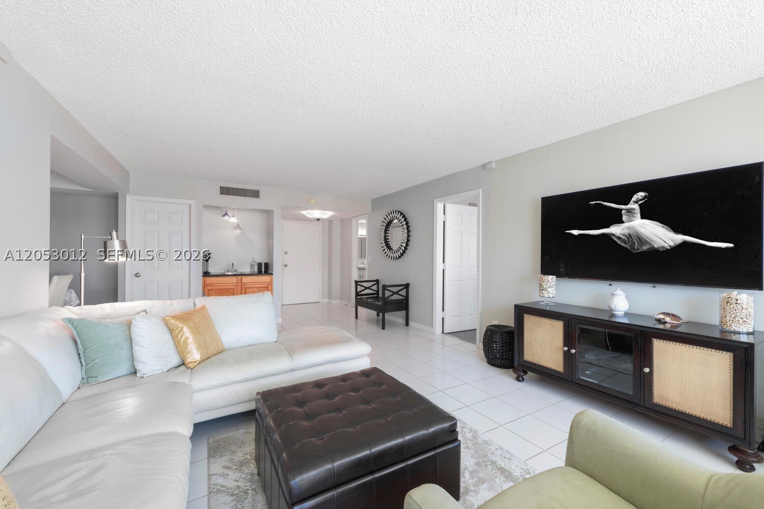MAYFAIR HOUSE CONDO - Residential Lease